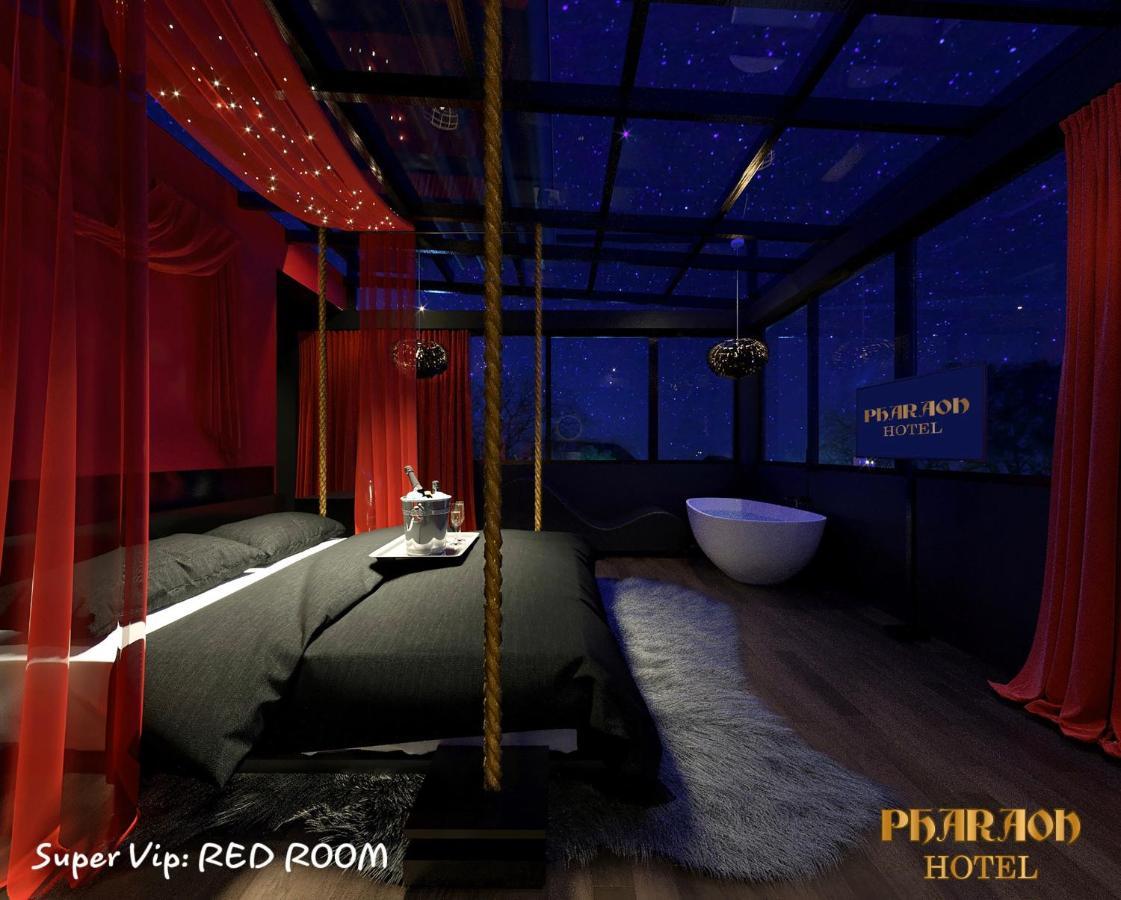 Pharaon Hotel TP.HCM: Pharaon Hotel TP.HCM là một trong những khách sạn tốt nhất tại thành phố Hồ Chí Minh. Với thiết kế hiện đại, thông minh, nội thất sang trọng và tiện nghi đầy đủ, tại đây bạn sẽ có một trải nghiệm nghỉ dưỡng tuyệt vời. Đến khám phá và tận hưởng sự hoàn hảo tại Pharaon Hotel TP.HCM.